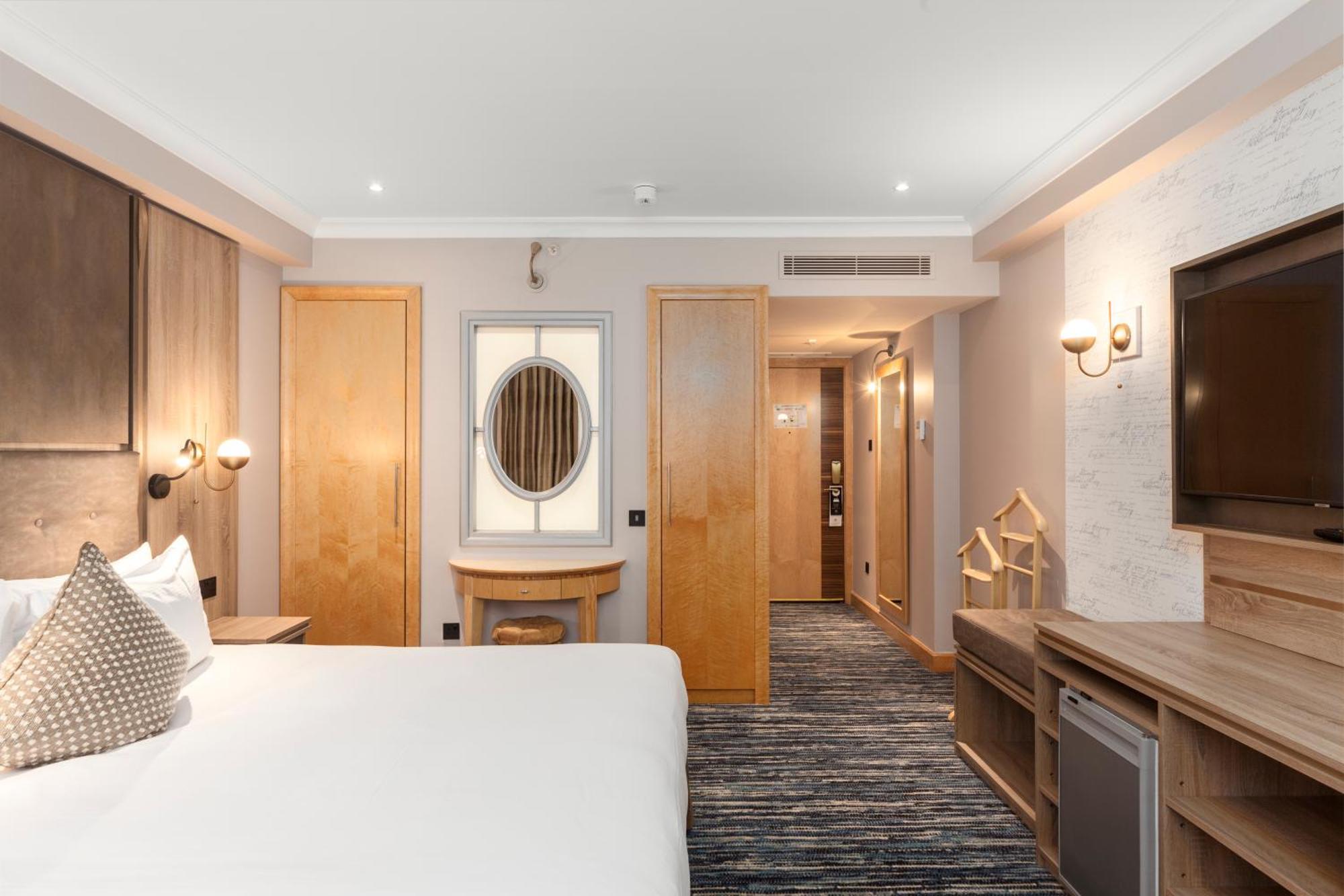 Superior Queen Room,1432755250:JPEG